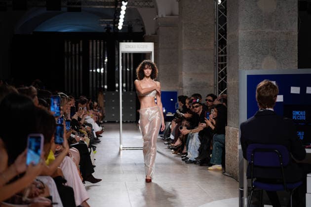 March 14, 2026, Lisbon, Portugal: A model walks the runway during Goncalo Peixoto fashion show at ModaLisboa Pebbling, Lisbon Fashion Week in Lisboa. Lisbon Portugal - ZUMAs197 20260314_aaa_s197_417 Copyright: xBrunoxdexCarvalhox