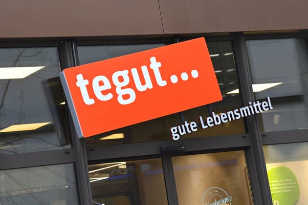 The Swiss Migros Group is withdrawing from Germany and selling the Tegut supermarket chain Edeka wants to take over around 200 of the approximately 340 branches Tegut is a German trading company and full-range food retailer with headquarters in Fulda Tegut operates over