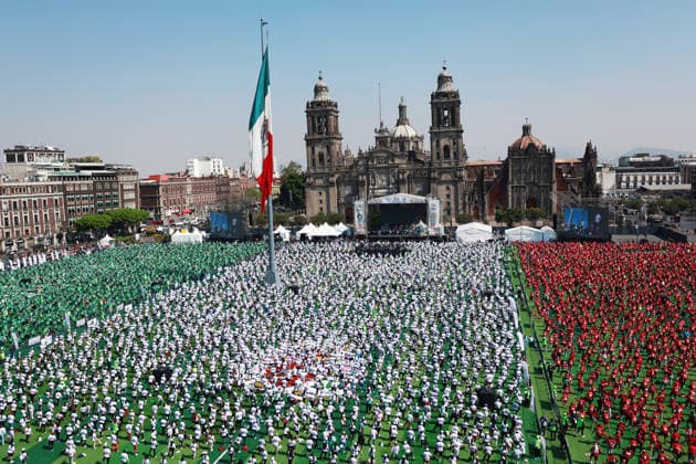 Mexico City attempts to break Guinness World Record for largest football lesson MEXICO CITY, MEXICO - MARCH 15: Participants take part in a football lesson during an attempt to break the Guinness World Record for the world s largest football (soccer) lesson, at Zocalo square, in Mexico City, Mexico on March 15, 2026. Thousands of people gathered to take part in the attempt to break the record in a soccer lesson organized by the Mexico City government as part of activities ahead of the 2026 FIFA World Cup. Daniel Cardenas Anadolu Mexico City Mexico. Editorial use only. Please get in touch for any other usage.  Copyright: x2026xAnadoluxDanielxCardenasx