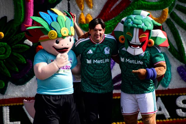 Mexico Obtains Guinness World Record For the World s Largest Soccer Class Francisco Fonseca during the world s largest soccer class in the main square, Zocalo, where a Guinness World Record was obtained for gathering 9,500 participants. on March 15, 2026 in Mexico City, Mexico. (Photo by Luis Barron Eyepix Group) Copyright: xLuisxBarronx xEyepixxGroupx LB_15032026_5