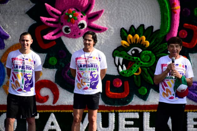 Mexico Obtains Guinness World Record For the World s Largest Soccer Class Formers soccer players Paul Aguilar, Braulio Luna, and Miguel Espana during the world s largest soccer class in the main square, Zocalo, where a Guinness World Record was obtained for gathering 9,500 participants. on March 15, 2026 in Mexico City, Mexico. (Photo by Luis Barron Eyepix Group) Copyright: xLuisxBarronx xEyepixxGroupx LB_15032026_1