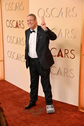 Penn Jillette arrives on the red carpet for the 98th annual Academy Awards in the Hollywood section of Los Angeles on Sunday, March 15, 2026. Conan O Brien will host the Oscars for the second consecutive year.  LAP20260315101 JIMxRUYMEN