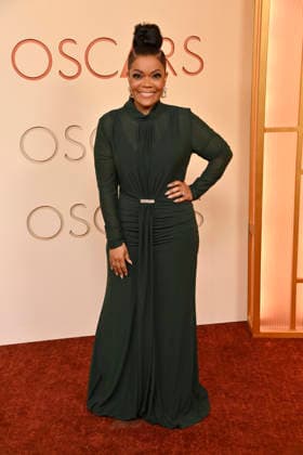 Yvette Nicole Brown arrives on the red carpet for the 98th annual Academy Awards in the Hollywood section of Los Angeles on Sunday, March 15, 2026. Conan O Brien will host the Oscars for the second consecutive year.  LAP20260315105 JIMxRUYMEN