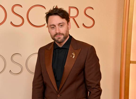 Kieran Culkin arrives on the red carpet for the 98th annual Academy Awards in the Hollywood section of Los Angeles on Sunday, March 15, 2026. Conan O Brien will host the Oscars for the second consecutive year.  LAP20260315165 JIMxRUYMEN