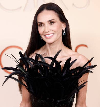 Demi Moore arrives on the red carpet for the 98th annual Academy Awards in the Hollywood section of Los Angeles on Sunday, March 15, 2026. Conan O Brien will host the Oscars for the second consecutive year.  LAP20260315555 JOHNxANGELILLO