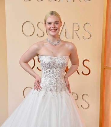 Elle Fanning arrives on the red carpet for the 98th annual Academy Awards in the Hollywood section of Los Angeles on Sunday, March 15, 2026. Conan O Brien will host the Oscars for the second consecutive year.  LAP20260315184 JIMxRUYMEN