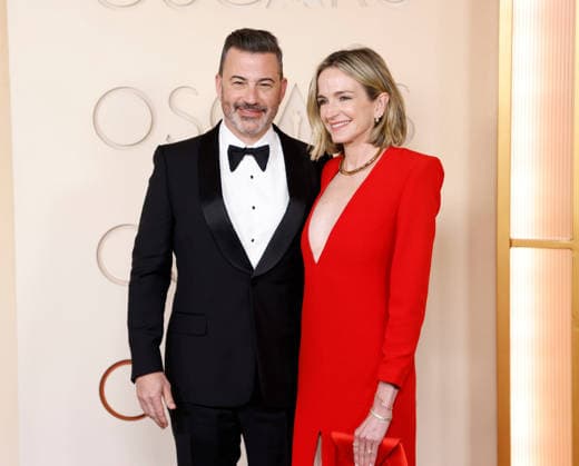 (L-R) Jimmy Kimmel and Molly McNearney attend the 98th Oscars on the red carpet for the 98th annual Academy Awards in the Hollywood section of Los Angeles on Sunday, March 15, 2026. Conan O Brien will host the Oscars for the second consecutive year.  LAP20260315642 JOHNxANGELILLO
