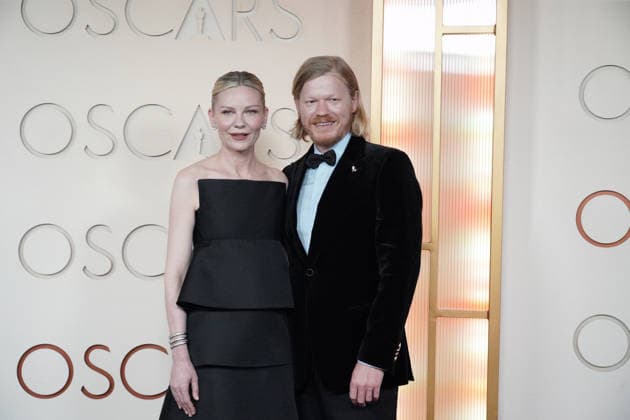 US actors Kirsten Dunst (L) and Jesse Plemons (R) pose on the red carpet during the 98th Academy Awards at the Dolby Theatre in Los Angeles, United States, 15 March 2026. Guests arrive at the 98th Academy Awards !ACHTUNG: NUR REDAKTIONELLE NUTZUNG!  Copyright: xÓmarxAlonsox AME4237 20260315-55019710687_1