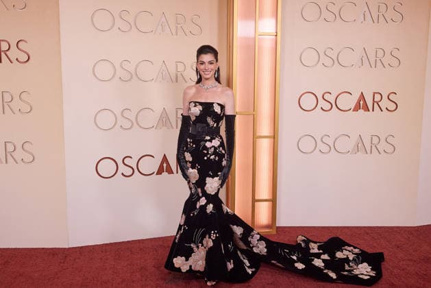 98th Oscars, Academy Awards Anne Hathaway arrives on the red carpet of the 98th Oscars at the Dolby Theatre at Ovation Hollywood on Sunday, March 15, 2026., Credit:Etienne Laurent The Academy Avalon United States of America, CA, Hollywood, Dolby Theater  Copyright: xEtiennexLaurentx xThexAcademyx xAvalonx 1083332981