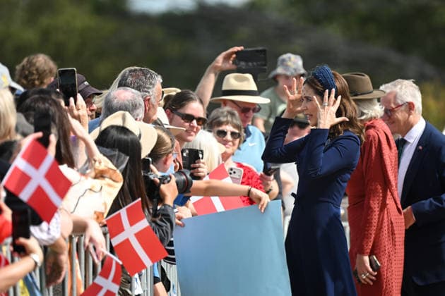 DENMARK ROYALS AUSTRALIA VISIT, Denmark s Queen Mary meets with members of the public during a visit to the Australian War Memorial in Canberra, Monday, March 16, 2026. ( POOL CANBERRA AUSTRALIAN CAPITAL TERRITORY AUSTRALIA  Copyright: xLUKASxCOCHx 20260316188451811789