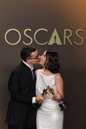 Alexandre Singh (L) and Natalie Musteata pose with the award for best short film for Two People Exchanging Saliva at the 98th Academy Awards ceremony in Los Angeles, USA March 15, 2026. 98th Academy Awards !ACHTUNG: NUR REDAKTIONELLE NUTZUNG!  Copyright: xArmandoxArorizox AME4344 20260316-55019711581_1