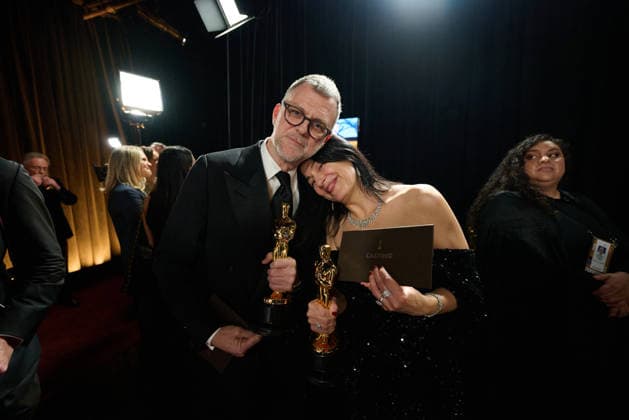 98th Oscars, Academy Awards Paul Thomas Anderson backstage with the Oscar for Adapted Screenplay with Cassandra Kulukundis with the Oscar for Casting during the 98th Oscars at Dolby Theatre at Ovation Hollywood on Sunday, March 15, 2026., Credit:Richard Harbaugh The Academy Avalon United States of America, CA, Hollywood, Dolby Theater  Copyright: xRichardxHarbaughx xThexAcademyx xAvalonx 1083377202