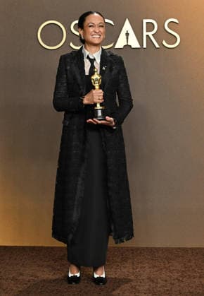 March 15, 2026, Hollywood, California, USA: AUTUMN DURALD ARKAPAW with the Oscar for Best Cinematography for Sinners in the Press Room during the 98th Academy Awards at the Dolby Theatre in Hollywood. Hollywood USA  - ZUMAb173 20260315_awa_b173_013 Copyright: xBillyxBennightx
