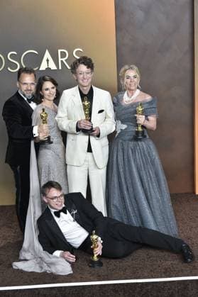 Radovan Sibrt, Al~bta Karásková, David Borenstein, Pavel Talankin, and Helle Faber, in the press room for The 98th Academy Awards - Press Room, Dolby Theatre at Ovation Hollywood, Los Angeles, CA, March 15, 2026. Photo By: Elizabeth Goodenough Everett Collection The 98th Academy Awards - Press Room PUBLICATIONXNOTxINxCANxCHNxFRAxITAxJPNxNORxPOLxRUSxESPxUKxUSA