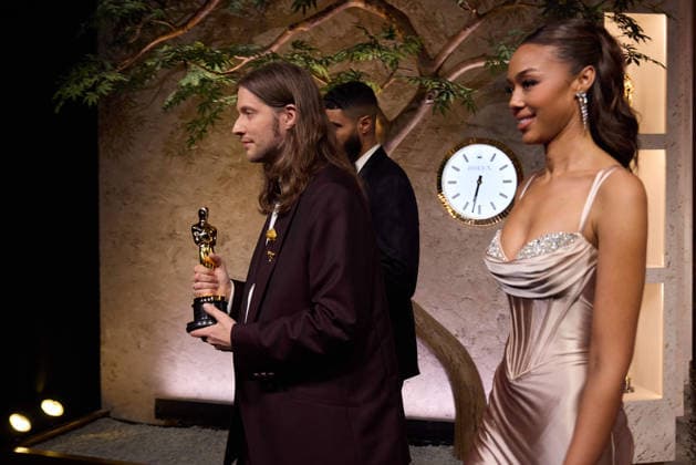 Ludwig Goransson poses backstage with the OscarÂ® for Original Score during the 98th OscarsÂ® at DolbyÂ® Theatre at Ovation Hollywood on Sunday, March 15, 2026. Los Angeles CA USA  350081300PLX