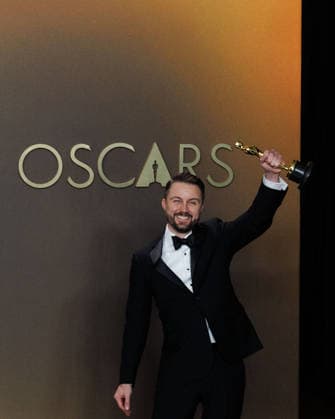 March 15, 2026, Hollywood, California, USA: Andy Jurgensen, winner of the Best Film Editing Award for Ã¢â‚¬oeOne Battle After AnotherÃ¢â‚¬Â, poses in the press room of the 98th Annual Academy Awards on Sunday March 15, 2026 at the Dolby Theater in Hollywood, California. PRENSA INTERNACIONAL Hollywood USA - ZUMAp124 20260315_zaa_p124_377 Copyright: xPrensaxInternacionalx