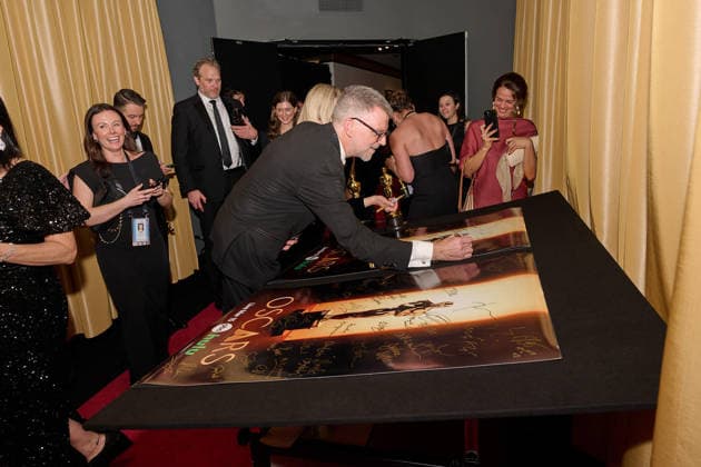 Paul Thomas Anderson poses backstage with the OscarÂ® for Directing during the 98th OscarsÂ® at DolbyÂ® Theatre at Ovation Hollywood on Sunday, March 15, 2026. Los Angeles CA USA  350081318PLX