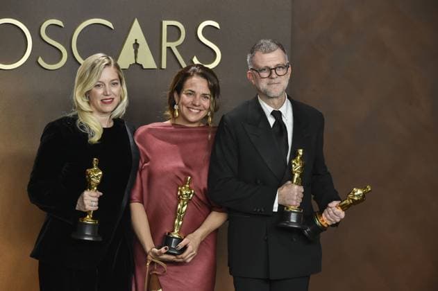 Sara Murphy, Carmen Ruiz de Huidobro, and Paul Thomas Anderson in the press room for The 98th Academy Awards - Press Room, Dolby Theatre at Ovation Hollywood, Los Angeles, CA, March 15, 2026. Photo By: Elizabeth Goodenough Everett Collection The 98th Academy Awards - Press Room PUBLICATIONXNOTxINxCANxCHNxFRAxITAxJPNxNORxPOLxRUSxESPxUKxUSA