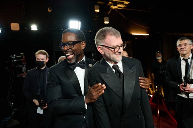 March 15, 2026, Hollywood, California, USA: STERLING K. BROWN embraces PAUL THOMAS ANDERSON backstage with the Oscar for Adapted Screenplay during the 98th Oscars at Dolby Theatre at Ovation Hollywood on Sunday. Anderson won three Oscars: Best Adapted Screenplay, Best Director, and Best Picture (as a producer). Hollywood USA  - ZUMAz03_ 20260315_zah_z03_068 Copyright: xRichardxHarbaughx