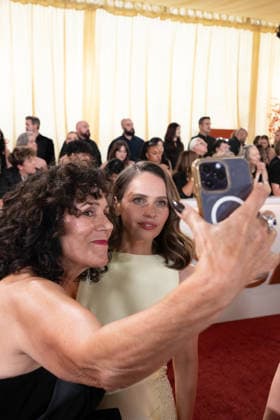 98th Oscars, Academy Awards Felicity Jones (center) and Ashley Schlaifer arrive on the red carpet of the 98th Oscars at the Dolby Theatre at Ovation Hollywood on Sunday, March 15, 2026., Credit:LCY Avalon United States of America, CA, Hollywood, Dolby Theater  Copyright: xLCYx xAvalonx 1083397531