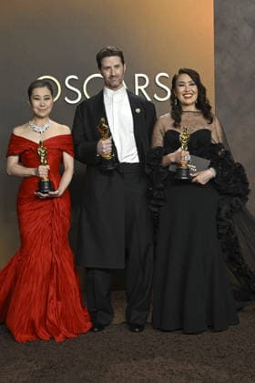 Winners in the press room of the 98th Academy Awards at Dolby Thetre in Los Angeles Featuring: Maggie Kang, Chris Appelhans, Michelle L.M. Wong Where: Los Angeles, California, United States When: 15 Mar 2026 Credit: Valerie Goodloe MediaPunch INSTARimages EDITORIAL USE ONLY. NOT FOR USE BY NEWSPAPERS BASED IN THE UK. Copyright: xx instar55555647