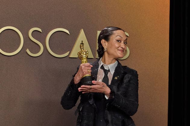 98th Oscars, Academy Awards Autumn Durald Arkapaw poses backstage with the Oscar for Cinematography during the 98th Oscars at Dolby Theatre at Ovation Hollywood on Sunday, March 15, 2026., Credit:Etienne Laurent The Academy Avalon United States of America, CA, Hollywood, Dolby Theater  Copyright: xEtiennexLaurentx xThexAcademyx xAvalonx 1083397327