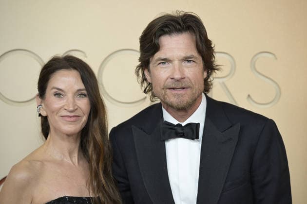 Red carpet arrivals to the 98th Academy Awards at Dolby Thetre in Los Angeles Featuring: Amanda Anka and Jason Bateman Where: Los Angeles, California, United States When: 15 Mar 2026 Credit: Valerie Goodloe MediaPunch INSTARimages EDITORIAL USE ONLY. NOT FOR USE BY NEWSPAPERS BASED IN THE UK. Copyright: xx instar55555710