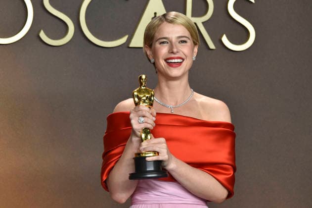 Jessie Buckley with the Oscar for Best Actress in a Leading Role in Hamnet at the 2026 98th Annual Academy Awards Photocall at the Dolby Theatre Los Angeles, 15 03 2026 Foto:xJ.xBlocx xFuturexImagex oscar_6416