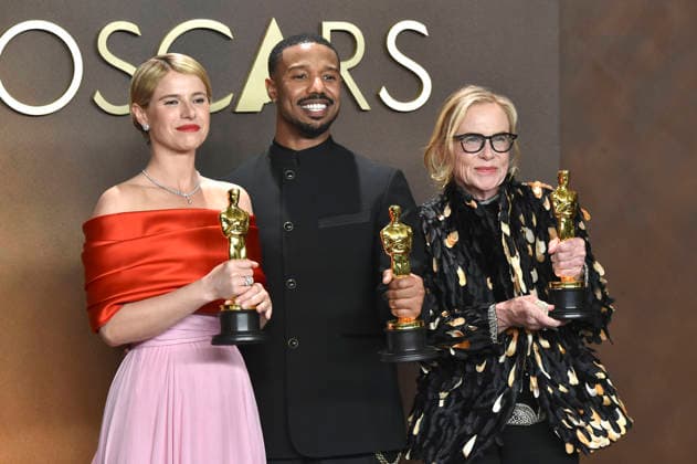 Jessie Buckley with the Oscar for Best Actress in a Leading Role in Hamnet , Michael B Jordan with the Oscar for Best Actor in a Leading Role in Blood Sinners and Amy Madigan with the Oscar for Best Supporting Actress in Weapons at the 2026 98th Annual Academy Awards Photocall at the Dolby Theatre Los Angeles, 15 03 2026 Foto:xJ.xBlocx xFuturexImagex oscar_6425