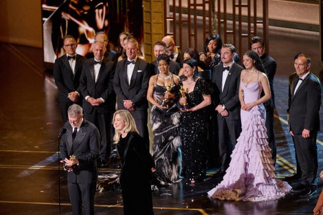 98th Oscars, Academy Awards Paul Thomas Anderson, Sarah Murphy, Anthony Carlino, Will Weiske, Andy Jurgensen, Teyana Taylor, Michael Bauman, Cassandra Kulukundis, Regina Hall, Shayna McHale aka Junglepussy, Leonardo DiCaprio, Chase Infiniti and Benicio del Toro accept the Oscar for Best Picture during the 98th Oscars at the Dolby Theatre at Ovation Hollywood on Sunday, March 15, 2026., Credit:Avalon.red Avalon United States of America, CA, Hollywood, Dolby Theater Copyright: xAvalon.redx xAvalonx 1083411419