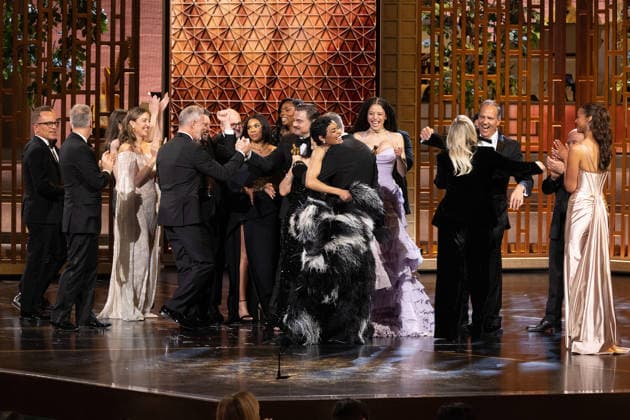 98th Oscars, Academy Awards Anthony Carlino, Will Weiske, Andy Jurgensen, Teyana Taylor, Michael Bauman, Cassandra Kulukundis, Regina Hall, Shayna McHale aka Junglepussy, Leonardo DiCaprio, Chase Infiniti and Benicio del Toro accept the Oscar for Best Picture during the 98th Oscars at the Dolby Theatre at Ovation Hollywood on Sunday, March 15, 2026., Credit:Avalon.red Avalon United States of America, CA, Hollywood, Dolby Theater Copyright: xAvalon.redx xAvalonx 1083415272