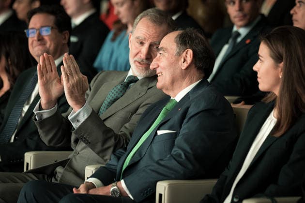 The King presides over the presentation of the Iberdrola Scholarships 2026 i d The Minister for Digital Transformation and the Civil Service, Óscar López, King Felipe VI and the Chairman of Iberdrola, Ignacio Sánchez, during the presentation of the Iberdrola Scholarships, at the Iberdrola Campus, on March 15, 2026, in San Agustín de Guadalix, Madrid Spain The scholarships contribute to excellence in the training of young people, providing them with a high degree of qualification that facilitates their access to their first job These scholarships promote the training of young high-level professionals in the field of energy, pursuing studies in different areas of interest Computer Engineering, Mathematics and Big Data, Cybersecurity, Informa Copyright: xEuropaxPressx 7370995