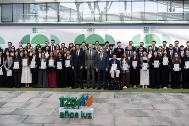 The King presides over the presentation of the Iberdrola Scholarships 2026 First Line The Minister for Digital Transformation and Civil Service, Óscar López 6i , King Felipe VI 7i and the Chairman of Iberdrola, Ignacio Sánchez 8i , during the presentation of the Iberdrola Scholarships, at the Iberdrola Campus, on March 15, 2026, in San Agustín de Guadalix, Madrid Spain The scholarships contribute to excellence in the training of young people, providing them with a high degree of qualification that facilitates their access to their first job These scholarships promote the training of young high-level professionals in the field of energy, pursuing studies in different areas of interest Computer Engineering, Mathematics and Big Data, Cybersec Copyright: xEuropaxPressx 7371164