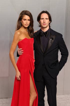2026 Vanity Fair Oscar Party Kaia Gerber and Cory Michael Smith at the 2026 Vanity Fair Oscar Party (98th Annual Academy Awards) Hosted By Mark Guiducci held at the David Geffen Galleries at the Los Angeles County Museum of Art (LACMA) at 5905 Wilshire Blvd on March 15, 2026 in Museum Row, Miracle Mile, Los Angeles, California, United States., Credit:Xavier Collin Avalon USA, Los Angeles  Copyright: xXavierxCollinx xAvalonx 1083478906