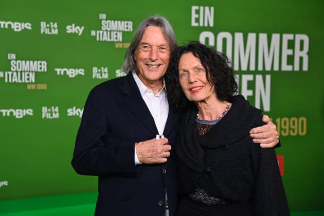 Hans Wilhelm MUELLER WOHLFAHRT with wife Karin Premiere EIN SOMMER IN ITALIEN WM 1990 on 16 03 20226 at the Mathaeser Kino in Munich Red Carpet,Red Carpet