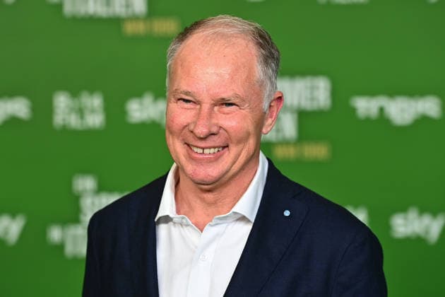 Stefan REUTER, single picture,cropped single motif,portrait,portrait,portrait Premiere EIN SOMMER IN ITALIEN WM 1990 am 16 03 20226 im Mathaeser Kino in Muenchen Roter Teppich,Red Carpet