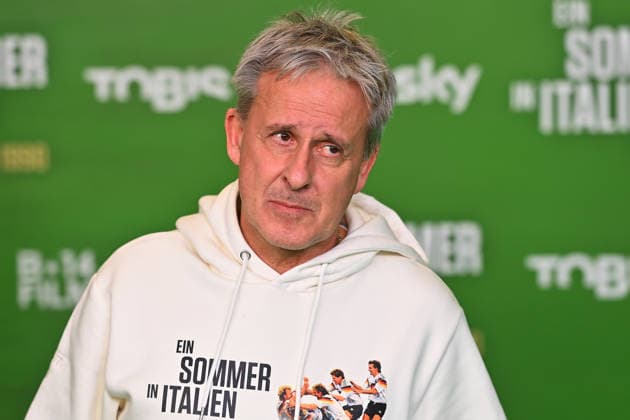 Pierre LITTBARSKI, single image,cropped single motif,portrait,portrait premiere A SUMMER IN ITALY World Cup 1990 on 16 03 20226 at the Mathaeser Cinema in Munich Red Carpet,Red Carpet