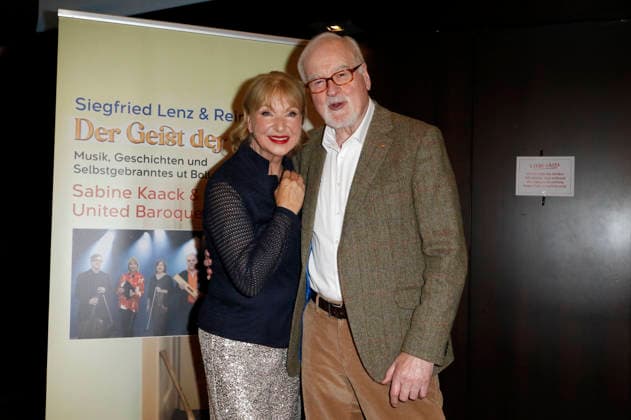 Sabine Kaack and Peter Harry Carstensen at the premiere of the literary concert Sabine Kaack United Baroque Der Geist der Mirabelle at the Ohnsorg Theater Hamburg, 16 03 2026 Foto:xC.xTamckex xFuturexImagex mirabelle_6311