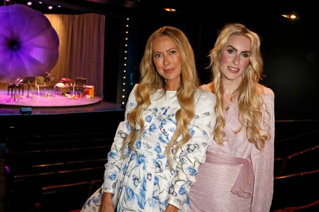 Jenny Elvers and Juliane Golbs at the premiere of the literary concert Sabine Kaack United Baroque Der Geist der Mirabelle at the Ohnsorg Theater Hamburg, 16 03 2026 Foto:xC.xTamckex xFuturexImagex mirabelle_6362