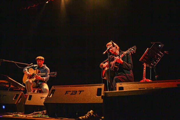 Tom Smith live at Teatro Comunale in Ferrara, Italy - 16 Mar 2026 British musician Tom Smith, leader of Editors, performs live at the Claudio Abbado Municipal Theatre during the preview of the 30th edition of the Ferrara Sotto le Stelle festival. Smith presented his debut solo album, There Is Nothing In The Dark That Isn t There In The Light, in an intimate, acoustic setting. Ferrara Italy Copyright: xCarloxVerganix xSOPAxImagesx TOMSMITHFE(21)