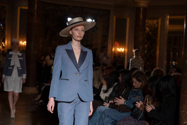 The Extreme Collection - MadridEsModa Fashion Week Madrid A model walks the runway wearing a design by The Extreme Collection during MadridEsModa Fashion Week in hotel Wwlinton de Madrid , 16 March 2026 Spain Madrid Spain Copyright: xAtilanoxGarciax xSOPAxImagesx photos08762