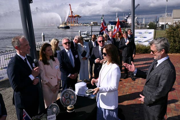 AUSTRALIA-DENMARK-ROYALS, DenmarkÕs King Frederik X (R) and Queen Mary (C) meet representatives from renewable energy companies with the Danish business delegation at the Port of Melbourne on March 17, 2026, as part of their five-day state visit to Australia. ( Melbourne Australia  Copyright: xPOOL WILLIAMxWESTx 20260317133625401585