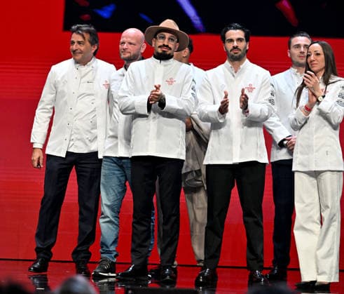 Here, the 54 chefs who received a star, including chef Yannick Alleno for his restaurant Monsieur Dior, Michelin Star Awards Ceremony 2026 at the Grimaldi Forum in Monaco on March 16, 2026 1 star, 7 new 2 stars and 1 new 3 star for the 2026 edition Bruno Bebert Bestimage Michelin Star Awards Ceremony 2026 at the Grimaldi Forum in Monaco on March 16, 2026 Monaco Monaco  Copyright: xBrunoxBebertx xBestimagexBrunoxBebertx xBestimagex