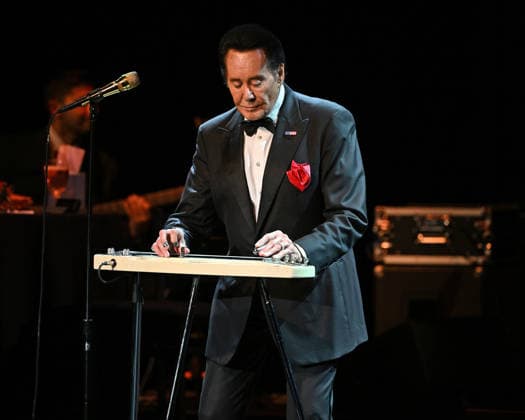 Wayne Newton performs during The Mr. Las Vegas Memories & Melodies Tour at The Parker Featuring: Wayne Newton Where: Fort Lauderdale, Florida, United States When: 16 Mar 2026 Credit: Robert Bell INSTARimages EDITORIAL USE ONLY. NOT FOR USE BY NEWSPAPERS BASED IN THE UK. Copyright: xx instar55560222