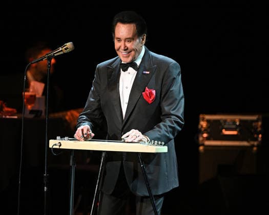 Wayne Newton performs during The Mr. Las Vegas Memories & Melodies Tour at The Parker Featuring: Wayne Newton Where: Fort Lauderdale, Florida, United States When: 16 Mar 2026 Credit: Robert Bell INSTARimages EDITORIAL USE ONLY. NOT FOR USE BY NEWSPAPERS BASED IN THE UK. Copyright: xx instar55560223