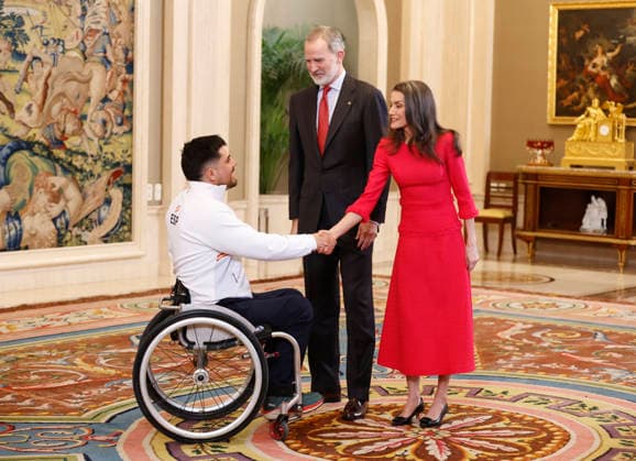 The King and Queen of Spain receive in audience the Spanish delegation to the Paralympic Winter Games Milano Cortina 2026 The King and Queen of Spain receive in audience the Spanish delegation to the Paralympic Winter Games Milano Cortina 2026 at the Zarzuela Palace, on March 17, 2026, in Madrid Spain KINGS AUDIENCE RECEPTION PARALYMPIC GAMES SPORTS 17 MARCH 2026 Antonio Gutié Madrid Madrid Madrid Spain  Copyright: xAntonioxGutiÃ rrezx 7372944