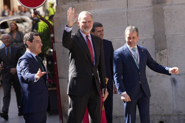 The King and Queen of Spain visit Jaén on the occasion of the commemoration of the 1 200th anniversary of its capital King Felipe VI c , with the president of the Junta de Andalucía Juanma Moreno i , and the mayor of Jaén, Julio Millán d , during his visit to Jaén on the occasion of the commemoration of the 1 200th anniversary of its capital On March 17, 2026, in Jaén Andalusia, Spain The King and Queen of Spain, Don Felipe and Dona Letizia, have visited the City Hall, the Palacio del Condestable Iranzo and the Banos Árabes Cultural Center of Jaén on the occasion of the 1 200th anniversary of the capital of the city They were accompanied by the president of the Junta de Andalucía, Juanma Moreno the mayor, Julio Millán, and the president of Copyright: xFranciscoxJ.xOlmox 7373409