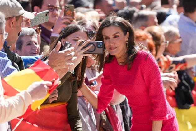 The King and Queen of Spain visit Jaén on the occasion of the commemoration of the 1 200th anniversary of its capital Queen Leticia greets many people outside the Town Hall during her visit to Jaén on the occasion of the commemoration of the 1 200th anniversary of its capital On March 17, 2026, in Jaén Andalucía, Spain The King and Queen of Spain, Don Felipe and Dona Letizia, have visited the City Hall, the Palacio del Condestable Iranzo and the Banos Árabes Cultural Center of Jaén on the occasion of the 1 200th anniversary of the capital of the city They were accompanied by the president of the Junta de Andalucía, Juanma Moreno the mayor, Julio Millán, and the president of the Provincial Council, Francisco Reyes 17 MARCH 2026 Francisco J Copyright: xFranciscoxJ.xOlmox 7373677