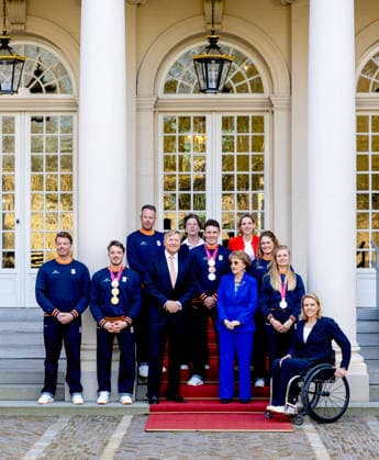 17-03-2026 Palace King Willem-Alexander and Princess Margriet with Jeroen Kampschreur, Niels de Langen, Lisa Bunschoten Vos and Mirjam Sterk, the Dutch medal winners of the 2026 Paralympic Winter Games in Milan and Cortina d™Ampezzo, at palace Noordeinde in The Hague. Â  Copyright: xPPEx