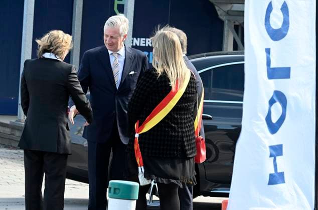 Royal Visit To The Holcin Cement Plant OBOURG, BELGIUM - MARCH 17 : King Philippe is visiting the Holcim cement plant in Obourg. He is introduced to their GO4ZERO project, which aims to create a carbon-neutral production site by 20302031. Thanks to an investment of 500 million euros, a new state-of-the-art factory will be built here, capable of producing 2 million tonnes of low-carbon cement annually. The King is briefed on the technologies that will be used to achieve carbon neutrality, including carbon capture and storage. He views the model of the new factory and then visits the site where the buildings and facilities are under construction.on March 17, 2026 in Obourg, Belgium, 17 03 2026 Obourg Belgium  Copyright: xBertxVanxDenxBrouckex